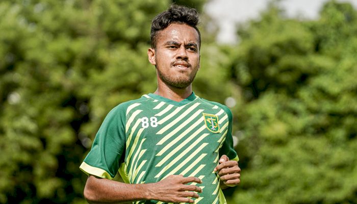 'Latto-latto' Teddy Tjahjono Disebut Kode Datangkan Alwi Slamat